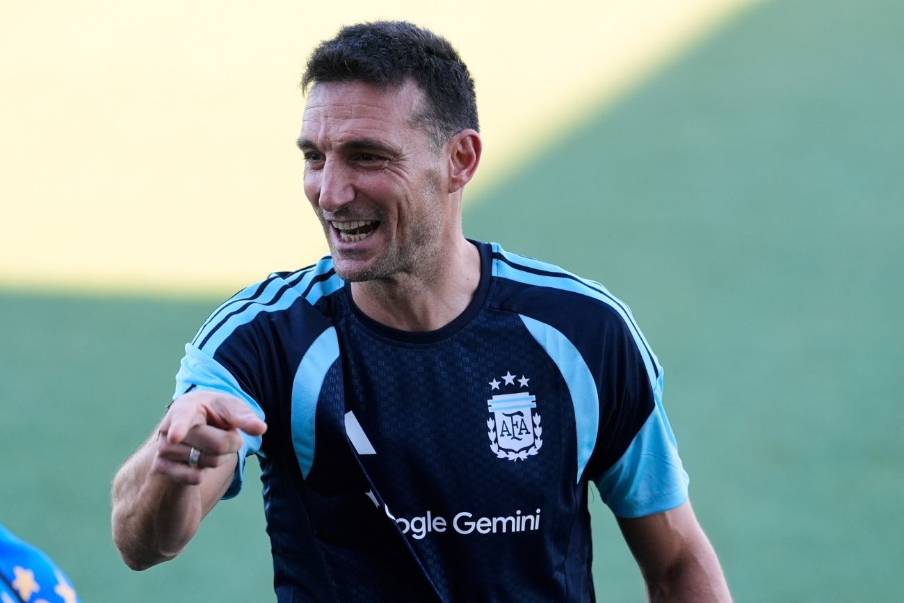 Lionel Scaloni con la selección argentina en Kansas.