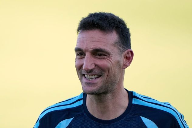 Lionel Scaloni con la selección argentina en Kansas.