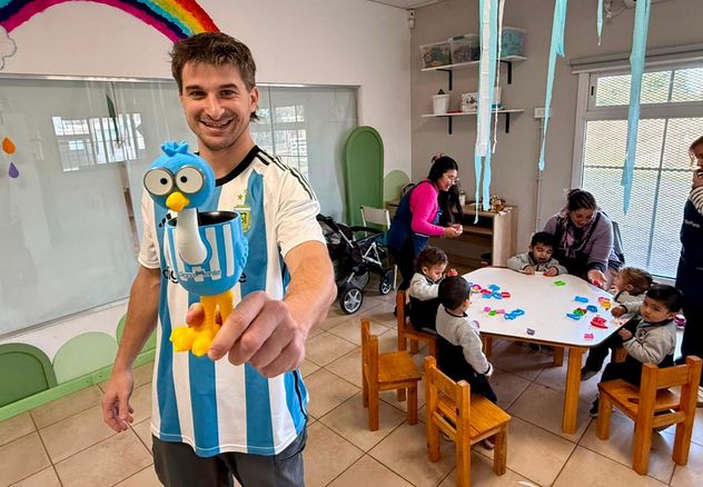 Beto Roccia, fundador de la Fundación Dignamente, en su sede de Río Cuarto.  (Tomy Fragueiro / La Voz)