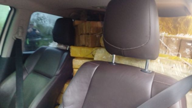 Misiones: Abandonan vehículo cargado con 912 kilos de marihuana en la localidad de Comandante Andresito.