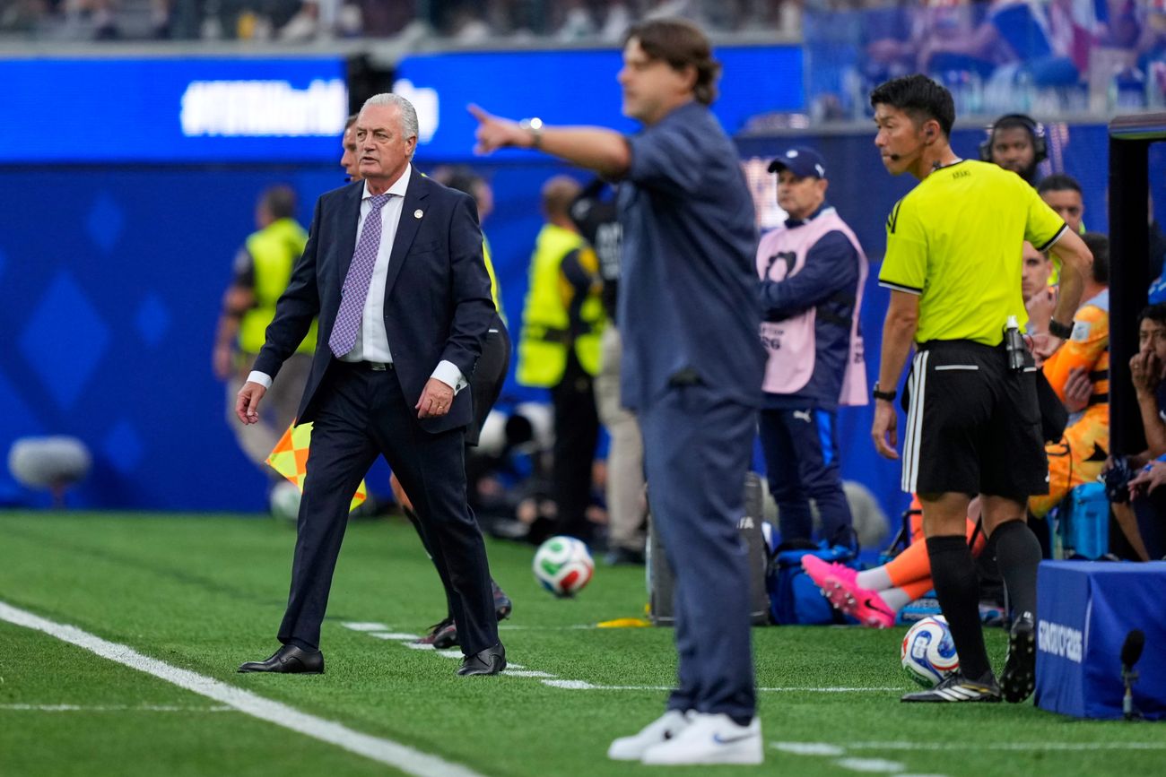 La dura frase de Alfaro para sus jugadores tras el papelón en el debut: Con la garra no alcanza