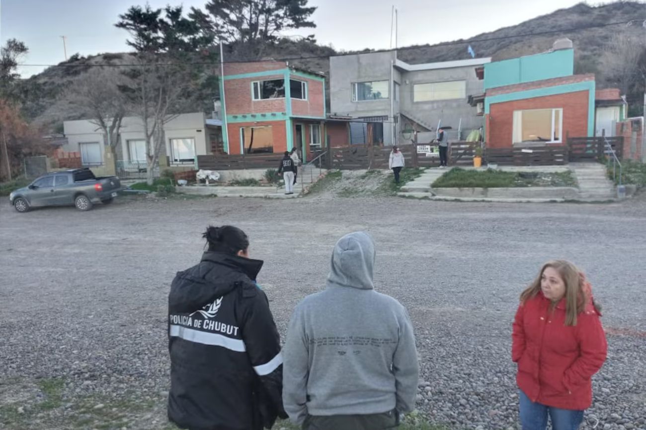 Horror en Chubut: una nena de 5 años murió tras ser atacada por un perro en una playa. (Gentileza Infobae)