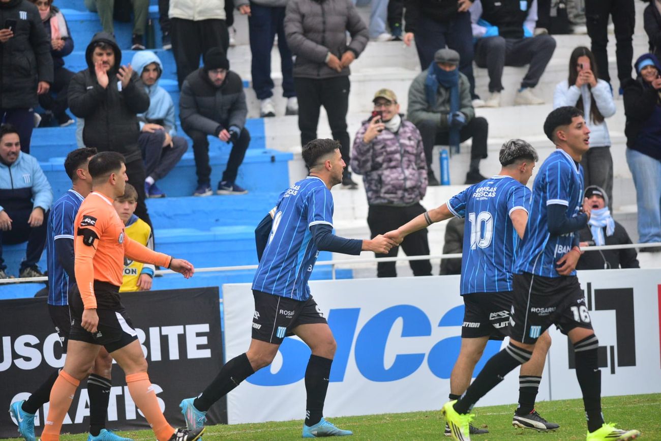Con dos goles de Pablo Chavarría, Racing superó en Nueva Italia a Chaco For Ever. (Javier Ferreyra / La Voz)