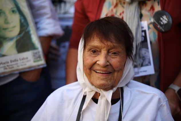Murió Taty Almeida, referente histórica de las Madres de Plaza de Mayo