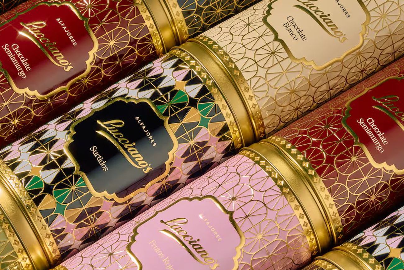 Las latas de edición limitada incluyen cinco alfajores premium y fueron diseñadas para conservarse como objetos de colección.
