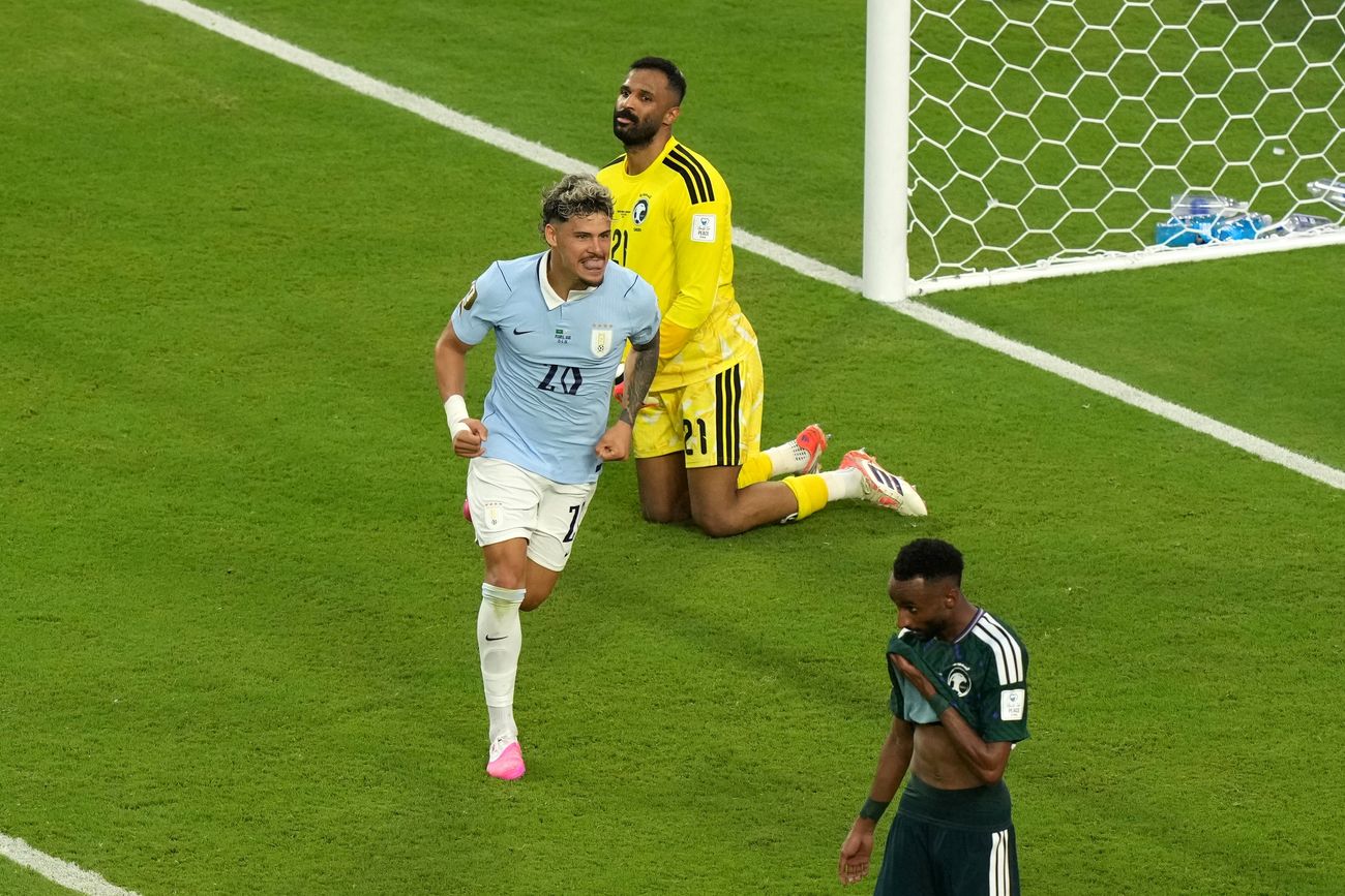 Uruguay fue más y tanto buscar alcanzó el empate ante Arabia Saudita en el debut en el Mundial 2026. (AP)