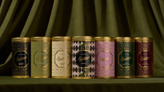 Las latas de edición limitada incluyen cinco alfajores premium y fueron diseñadas para conservarse como objetos de colección.