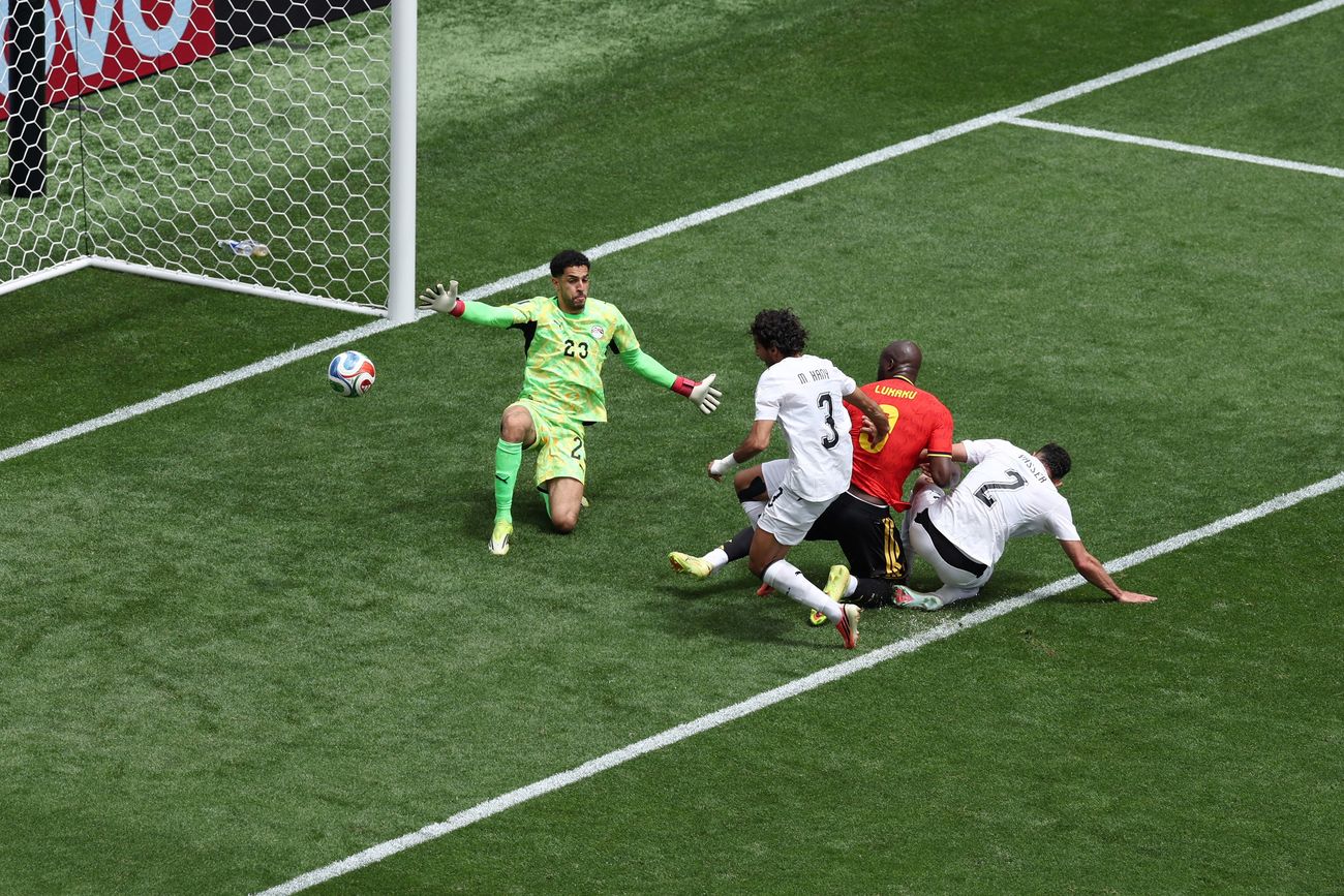 Lukaku acudió al rescate de Bélgica, con ambición y potencia, para el 1.1 ante Egipto. (AP)