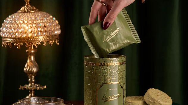 Las latas de edición limitada incluyen cinco alfajores premium y fueron diseñadas para conservarse como objetos de colección.