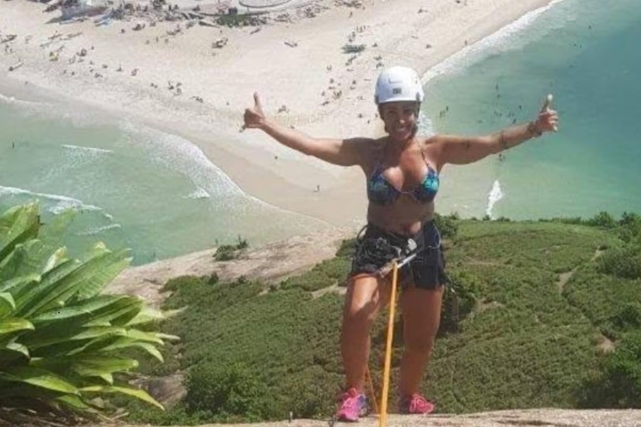 Río de Janeiro: una mujer de 59 años murió al caer al vacío mientras se ponía repelente