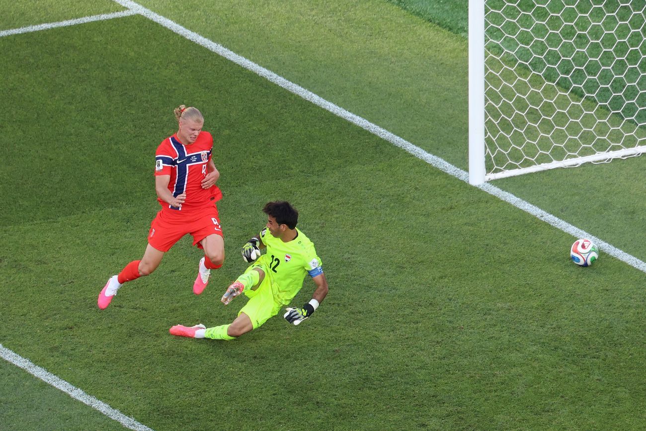 Erling Haaland anota su segundo gol en Noruega ante Irak, por el Mundial 2026.