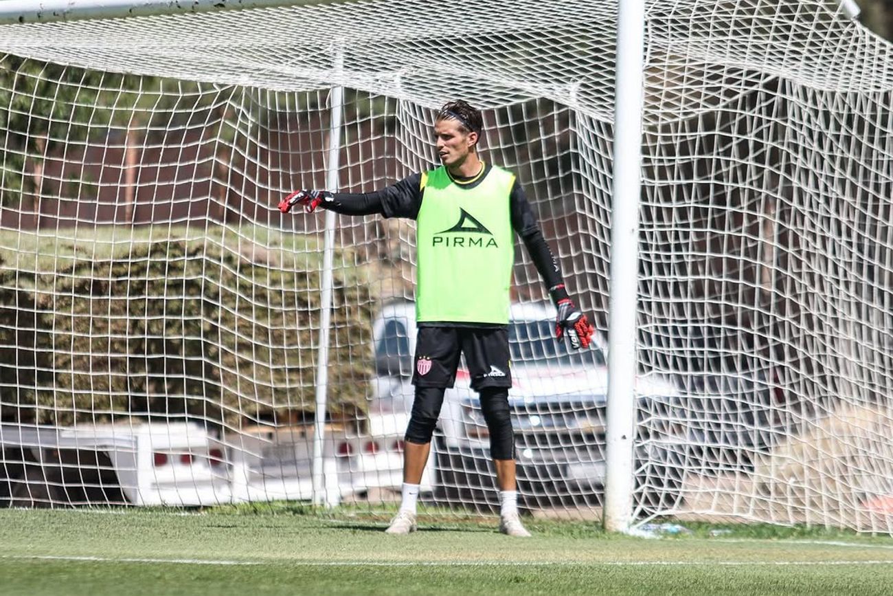 Ezequiel Unsain. Talleres le propone un contrato por tres años. Se espera llegar a un acuerdo con el arquero. 