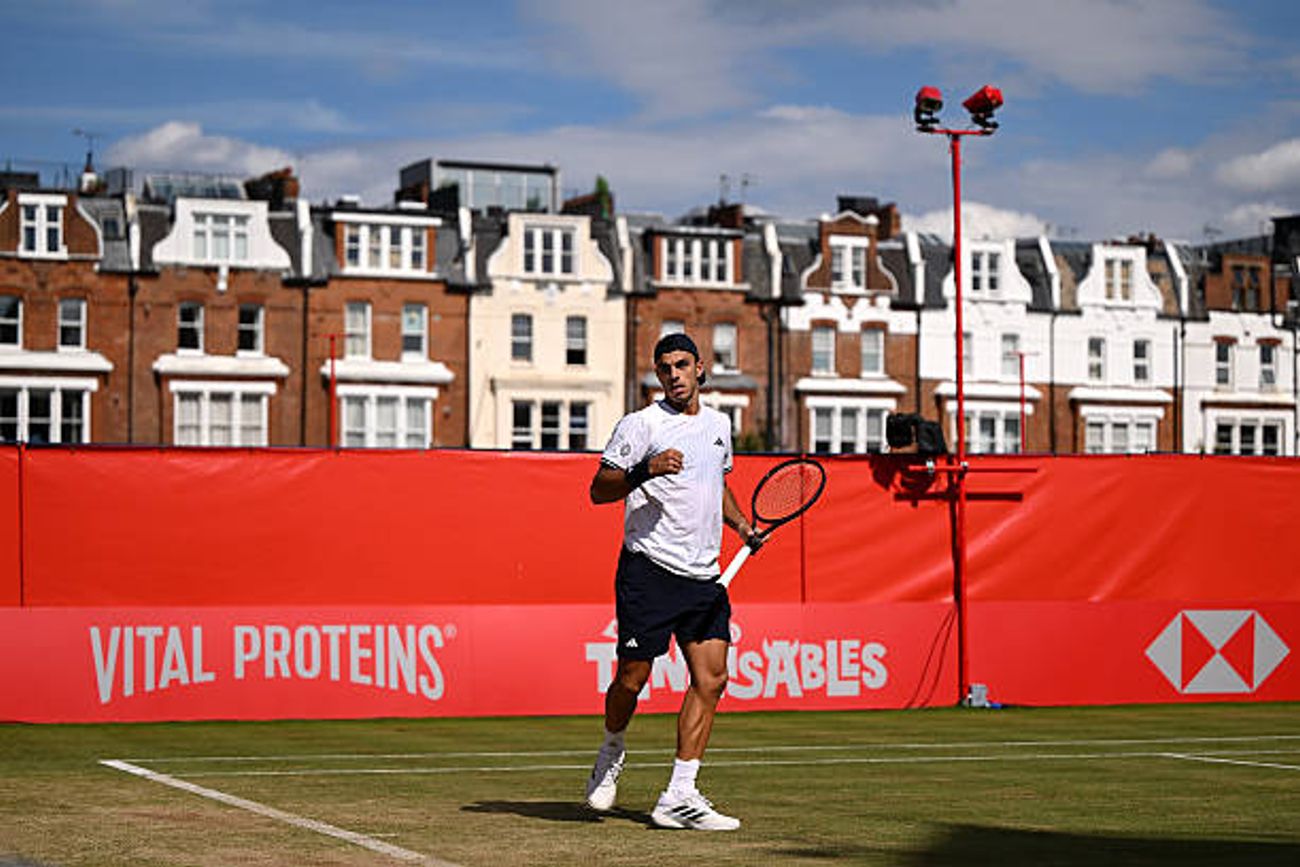 Francisco Cerúndolo arrancó la etapa con el chileno Nicolás Massú como coach con triunfo en el pasto de Queen’s. (ATP Queen’s)