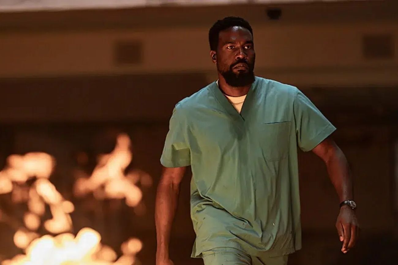 La miniserie de acción que arrasa en Netflix y se puede ver en un fin de semana.