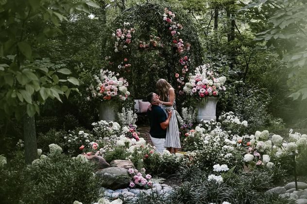 Las fotos con las que Taylor Swift y Travis Kelce anunciaron su compromiso.