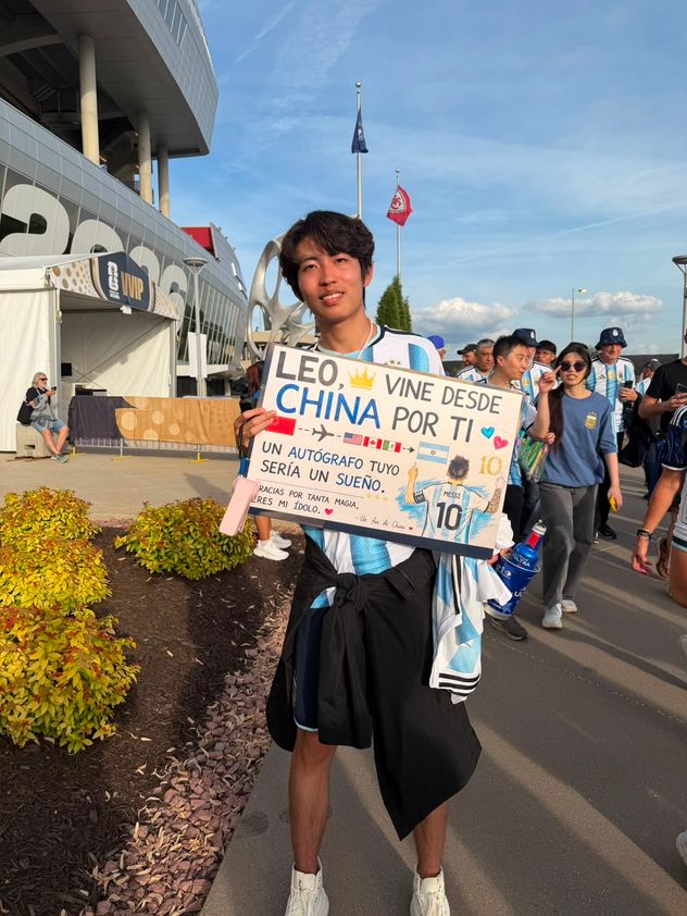 Xi Jinmings Tang llegó desde China hasta Estados Unidos impulsado por una pasión única por Messi.