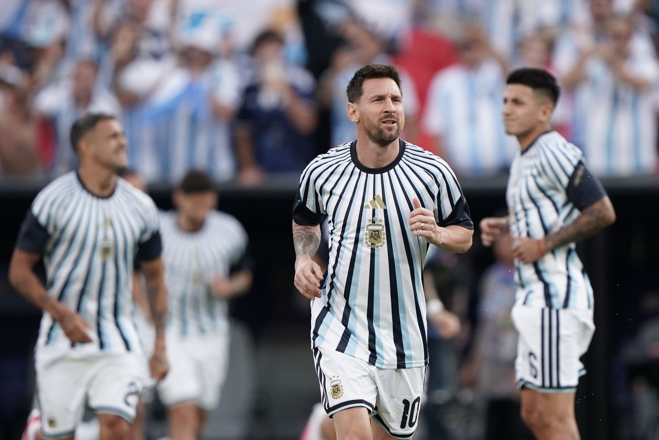Lionel Messi, en la previa del partido entre la Argentina y Argelia.