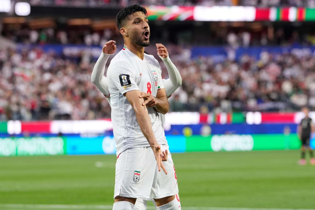 Mundial 2026: el iraní Mohammad Mohebbi festeja su gol contra Nueva Zelanda.