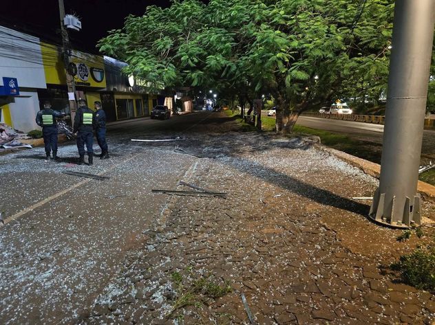Asaltan bancos con explosivos en Paraguay.