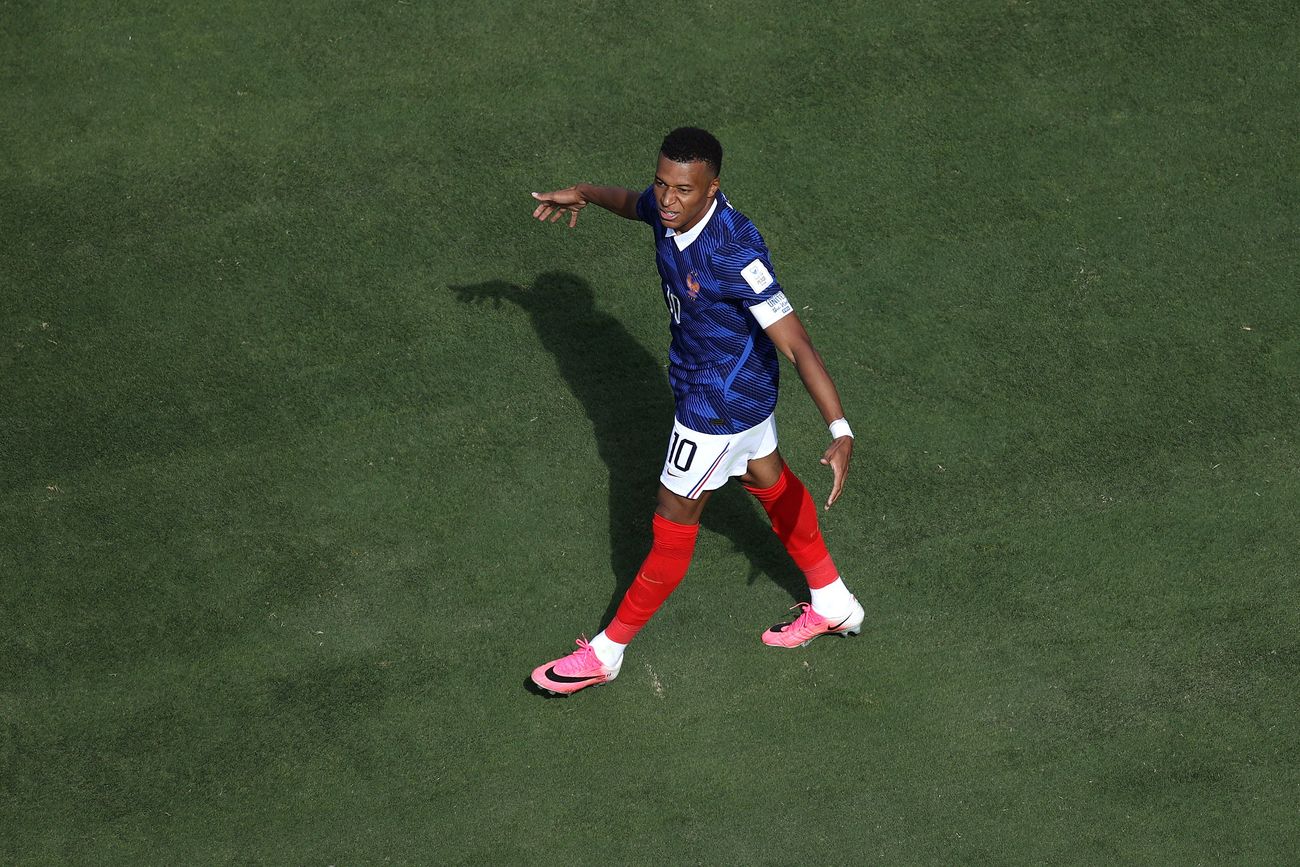 Mbappe celebra su gol en Francia ante Senegal.