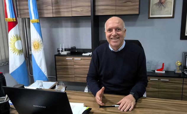 Rubén Dagum, intendente de Almafuerte, en su despacho municipal.