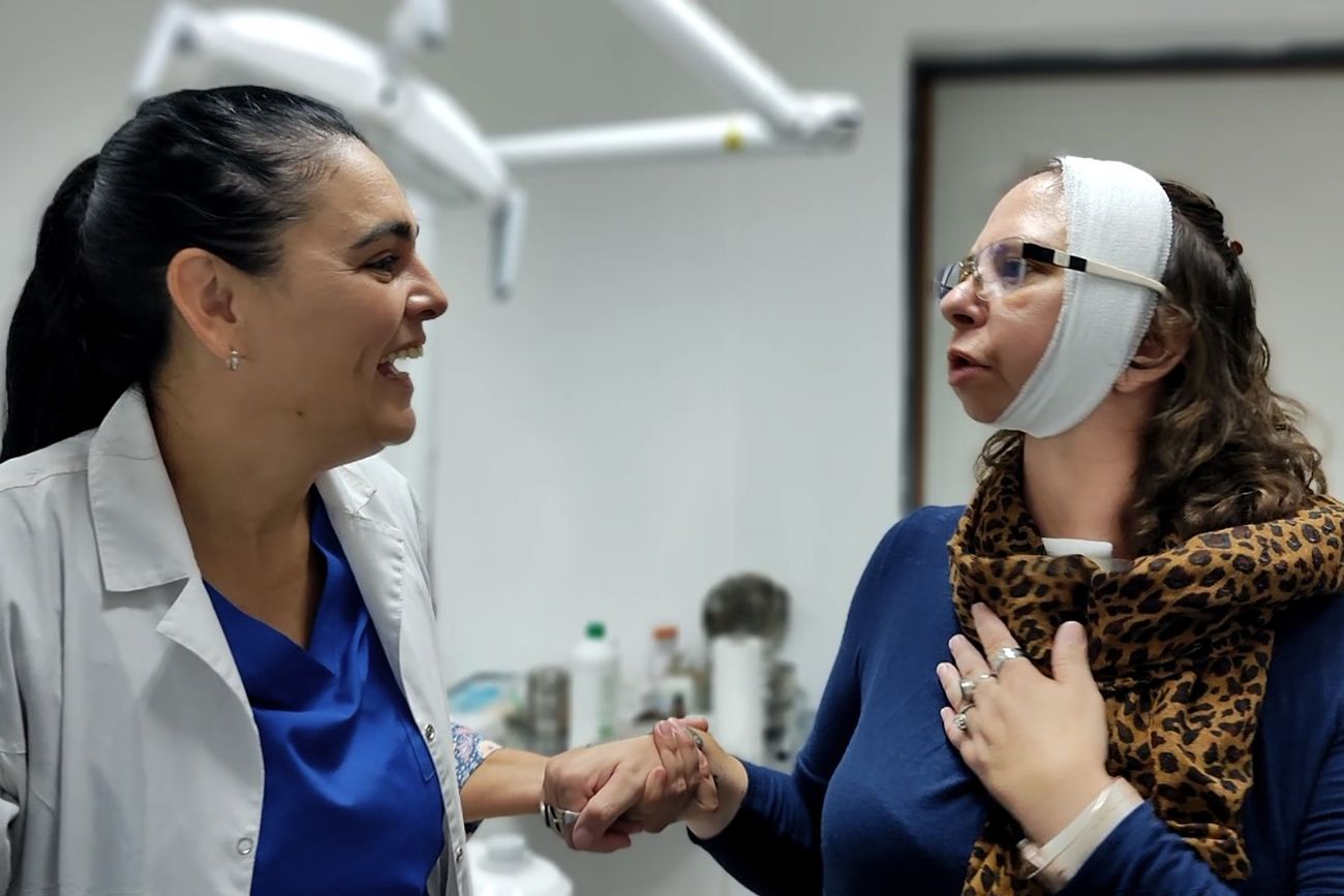 Reemplazo bilateral de articulaciones de la mandíbula en el Hospital Pasteur de Villa María.
