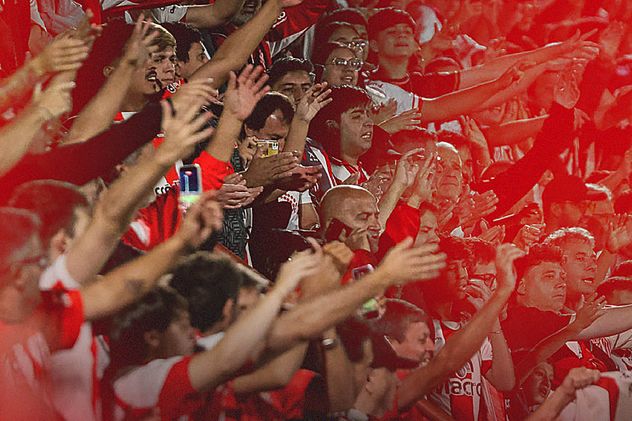 "Vos y La Gloria, otra vez", asóciate nuevamente para seguir con la pasión albirroja.
