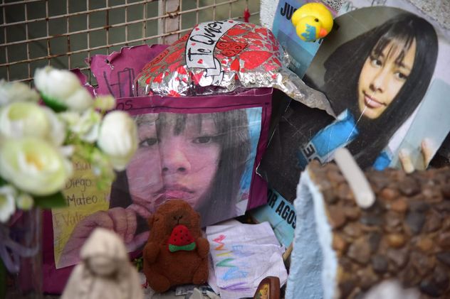 El santuario de Agostina Vega frente a la casa de sus abuelos maternos.
