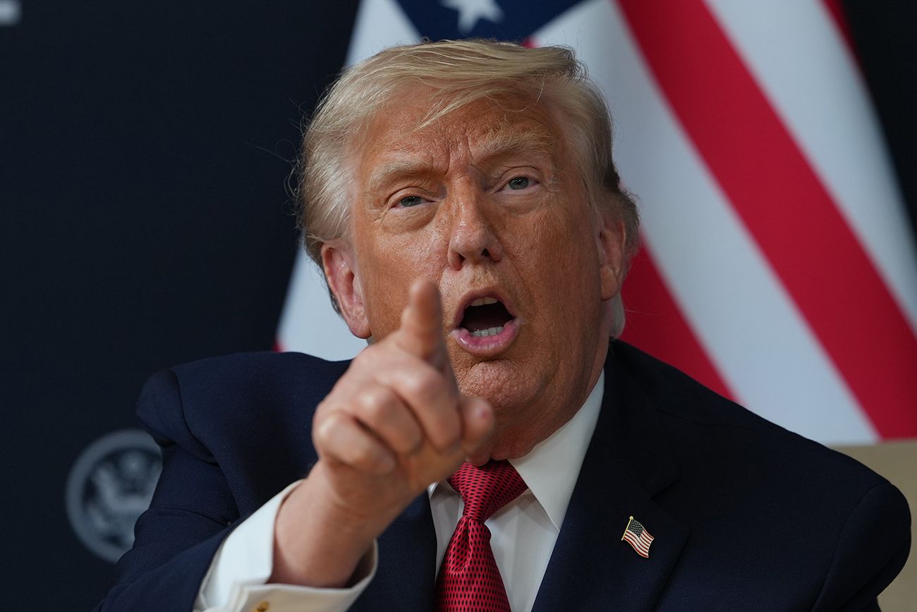 Trump amenaza con aranceles del 100% a los países europeos que apliquen impuestos a las grandes tecnológicas. (Archivo)