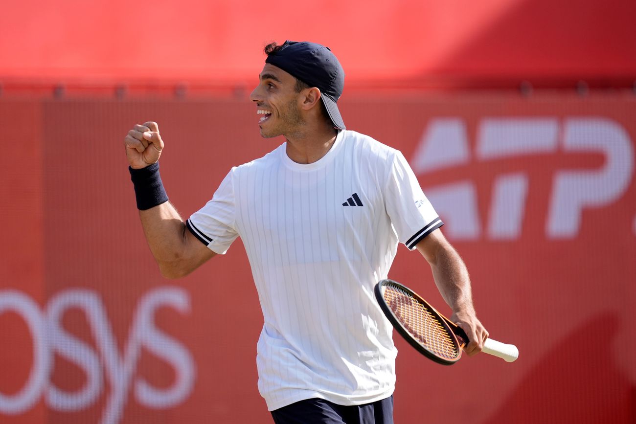Francisco Cerúndolo se metió en los cuartos de final del ATP de Queen’s tras una sólida victoria sobre el estadounidense Jenson Brooksby. (AP)