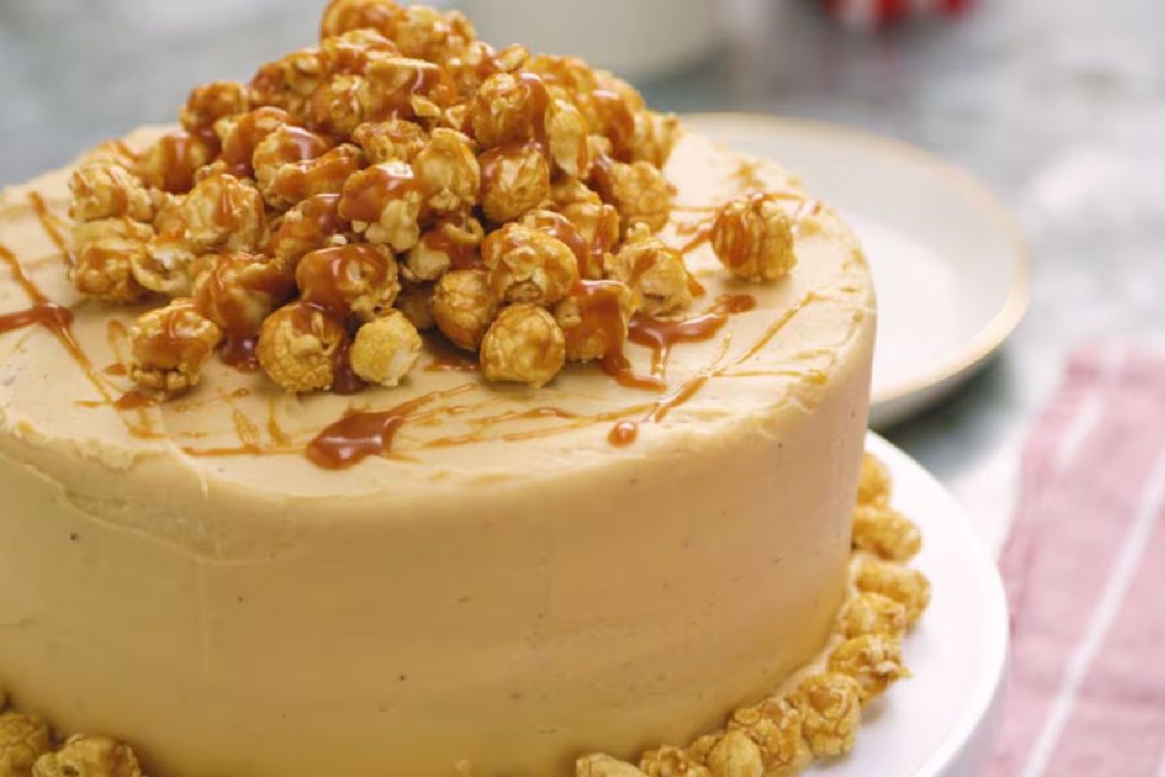 Pidió una torta de pochoclos.