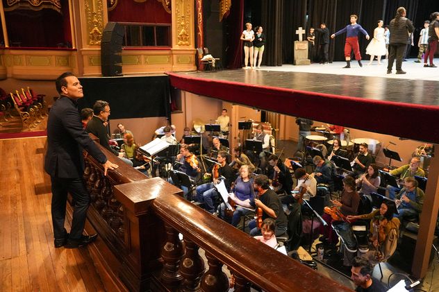 Ballet Oficial de la Provincia y la Orquesta Sinfónica de Córdoba.