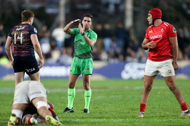 Como en 2024, el rosarino Damián Schneider será el árbitro en la final entre Dogos XV y Pampas.