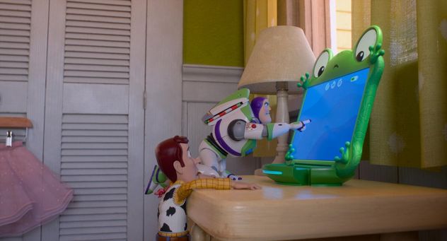 Woody y Buzz junto a Lilypad.