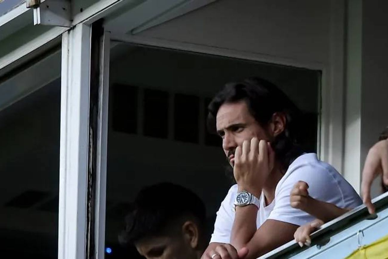 Arruabarrena tomó una fuerte decisión con el futuro de Edinson Cavani en Boca