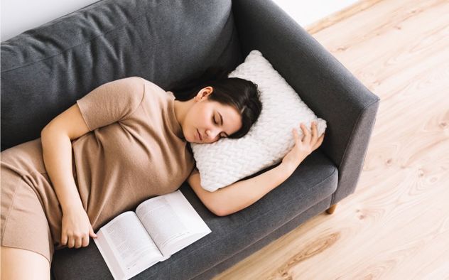 La siesta podría afectar tu hígado: qué descubrió un estudio con 48.000 personas.