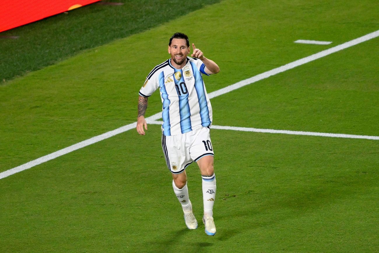 Lionel Messi fue la gran figura de la selección argentina en el estreno del Mundial con goleada 3-0 ante Argelia. (AP)