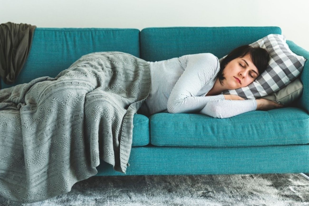 La siesta podría afectar tu hígado: qué descubrió un estudio con 48.000 personas.