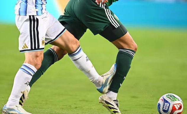 Messi y la falta a un argelino.