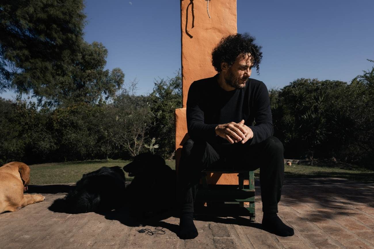 Raly Barrionuevo, generador de amores perros. (Gentileza Valentín López)