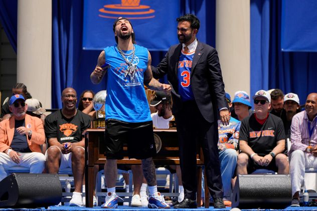 New York Knicks celebró el título de la NBA. El alcalde Zohran Mamdani en los festejos