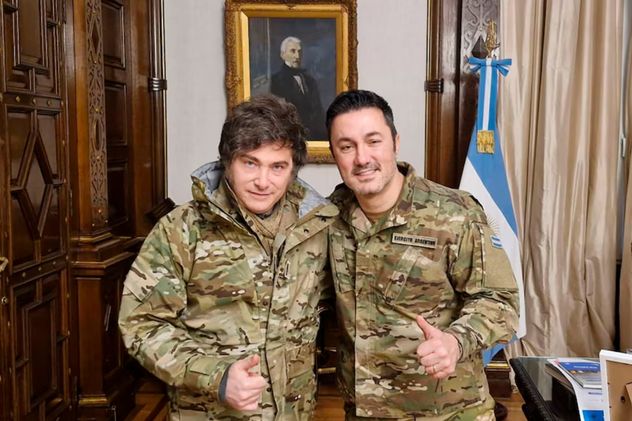 El presidente Javier Milei y Luis Petri, cuando era ministro de Defensa.