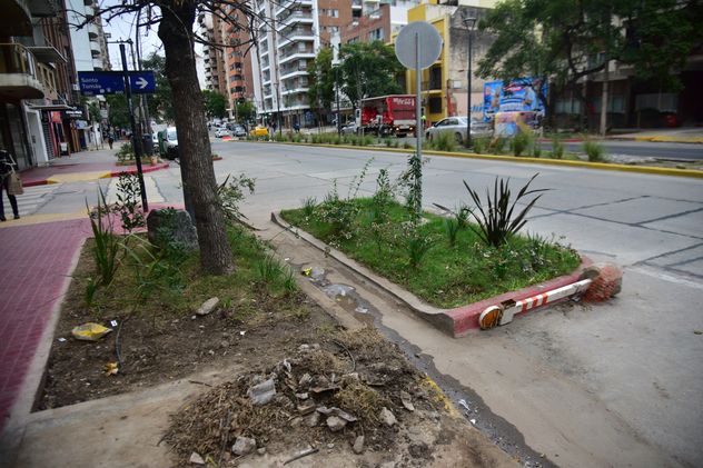 Están paralizadas las obras de bulevarizacion de la avenida San Juan.