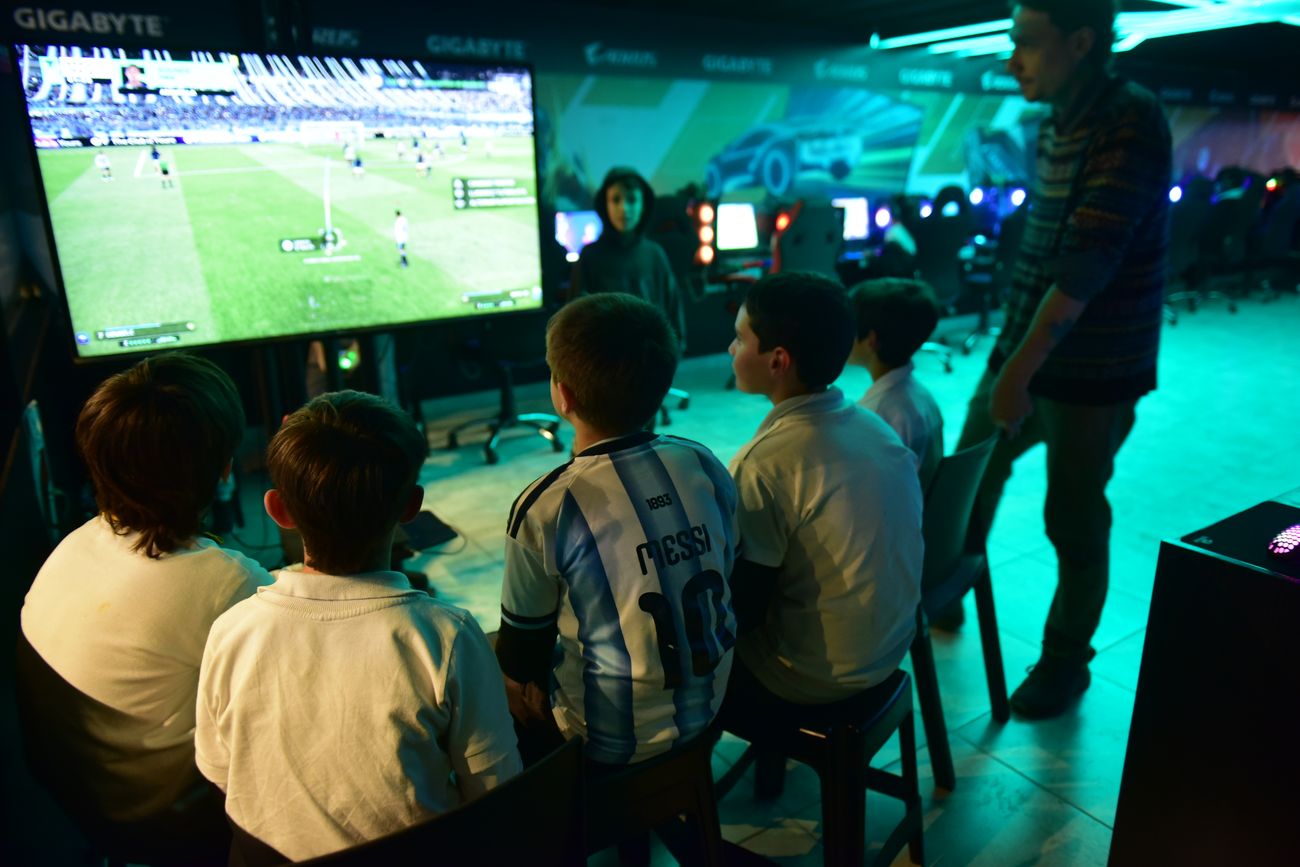 Los salones infantiles para festejos de cumpleaños con temática gamer se han puesto de moda. Lugares como Oasis y Gorila Games se dedican a organizar este tipo de eventos.