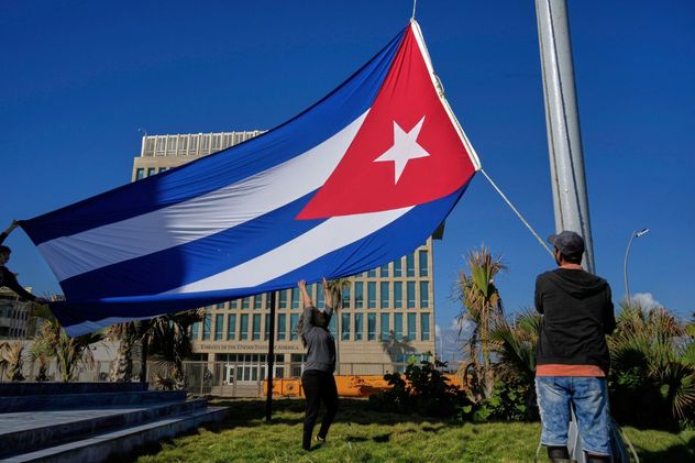 Cuba aprobó un histórico giro económico: habilitará bancos privados y más inversión extranjera.