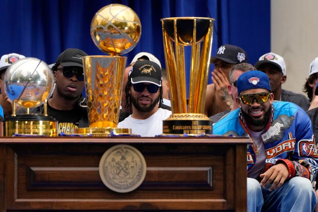 New York Knicks celebró el título de la NBA. Las estrellas y los trofeos.