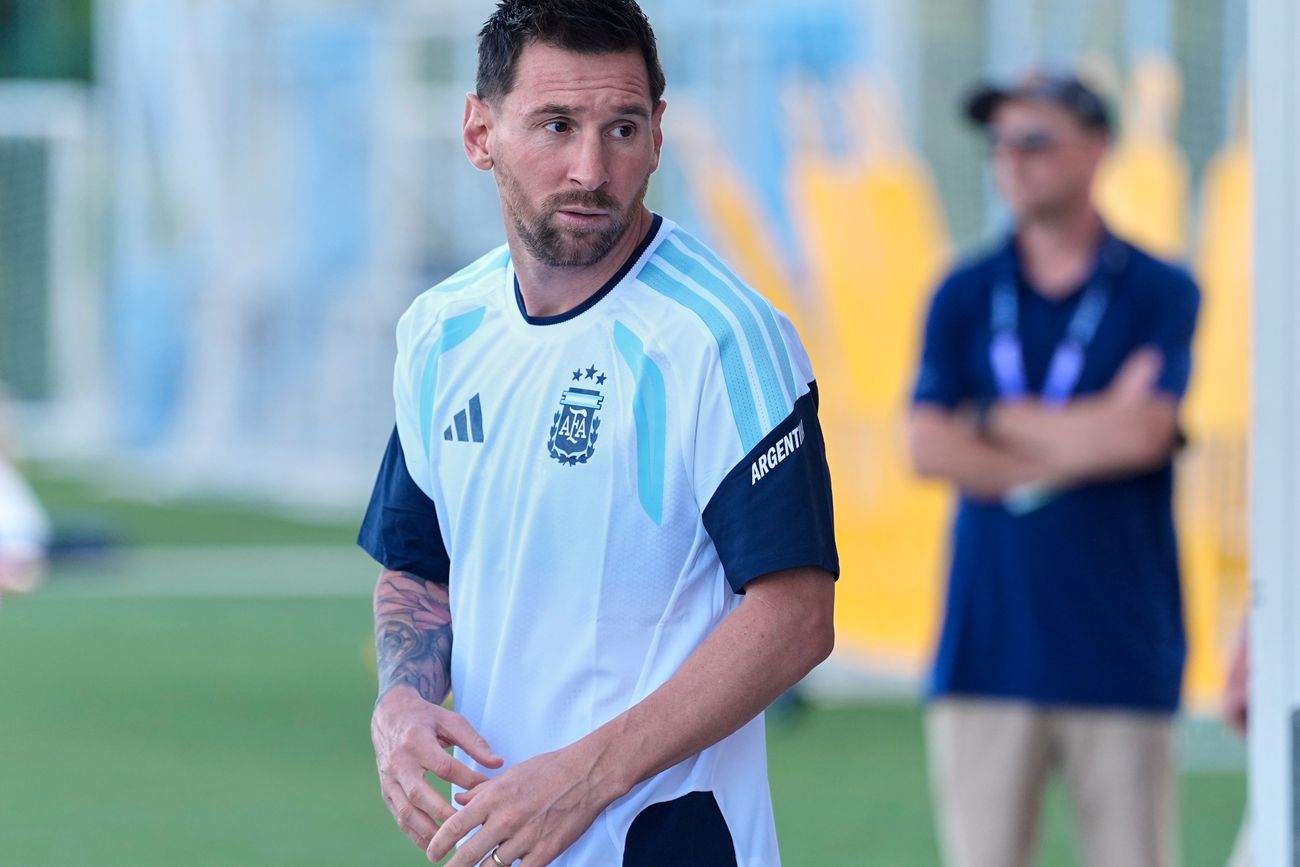 El centro de atención fue Lionel Andrés Messi, en una jornada muy particular para el capitán argentino. (AP)