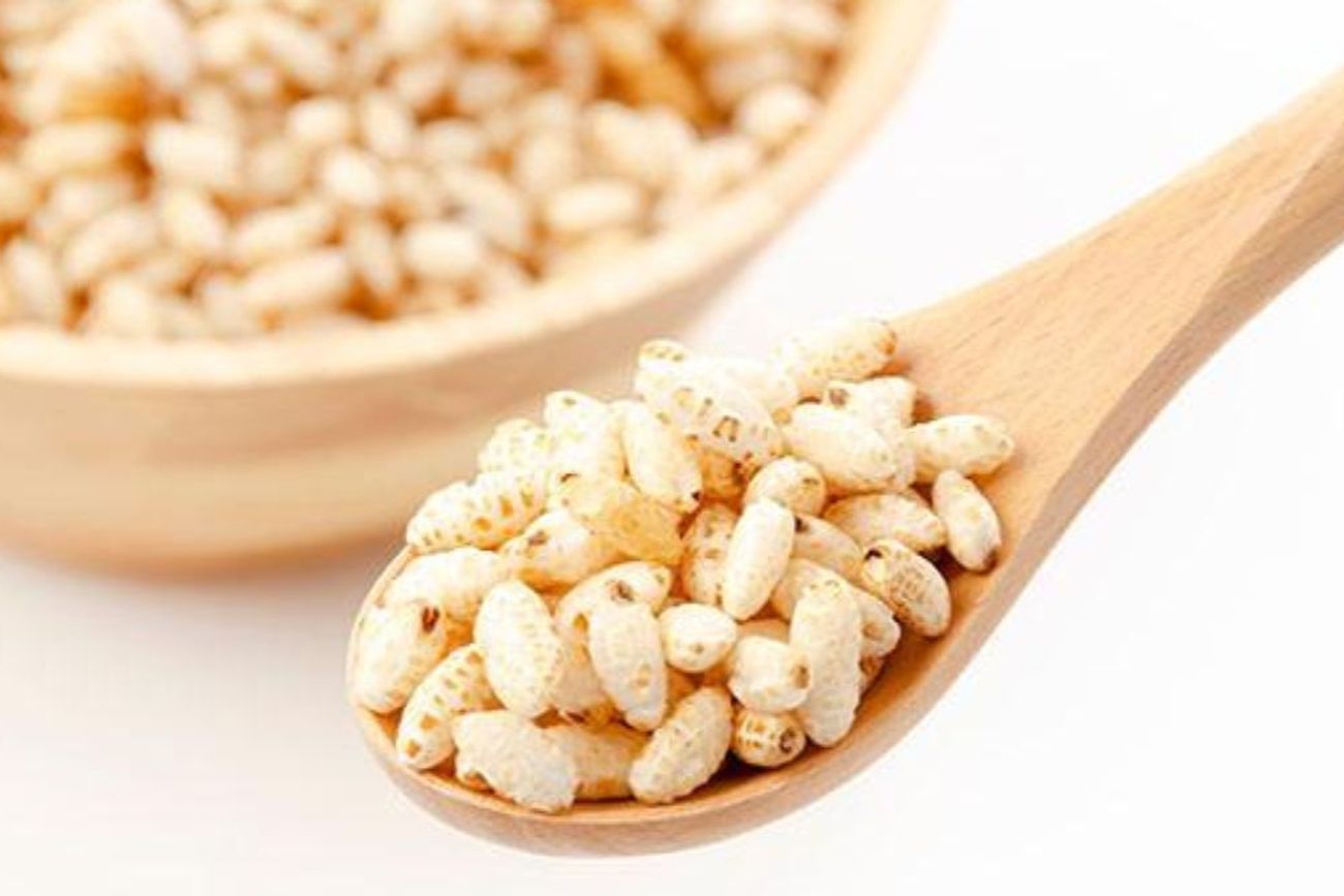 El arroz inflado puede utilizarse en preparaciones dulces o saladas y conservarse durante varios días en un recipiente hermético.