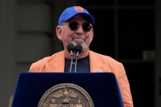 New York Knicks celebró el título de la NBA. James Dolan, dueño del equipo, en os festejos.