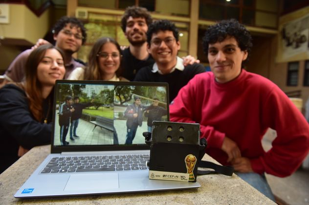Dispositivo háptico para asistencia en la orientación espacial de personas con discapacidad visual. (Cátedra Ingeniería en Rehabilitación de 5to año de la carrera Ingeniería Biomédica).